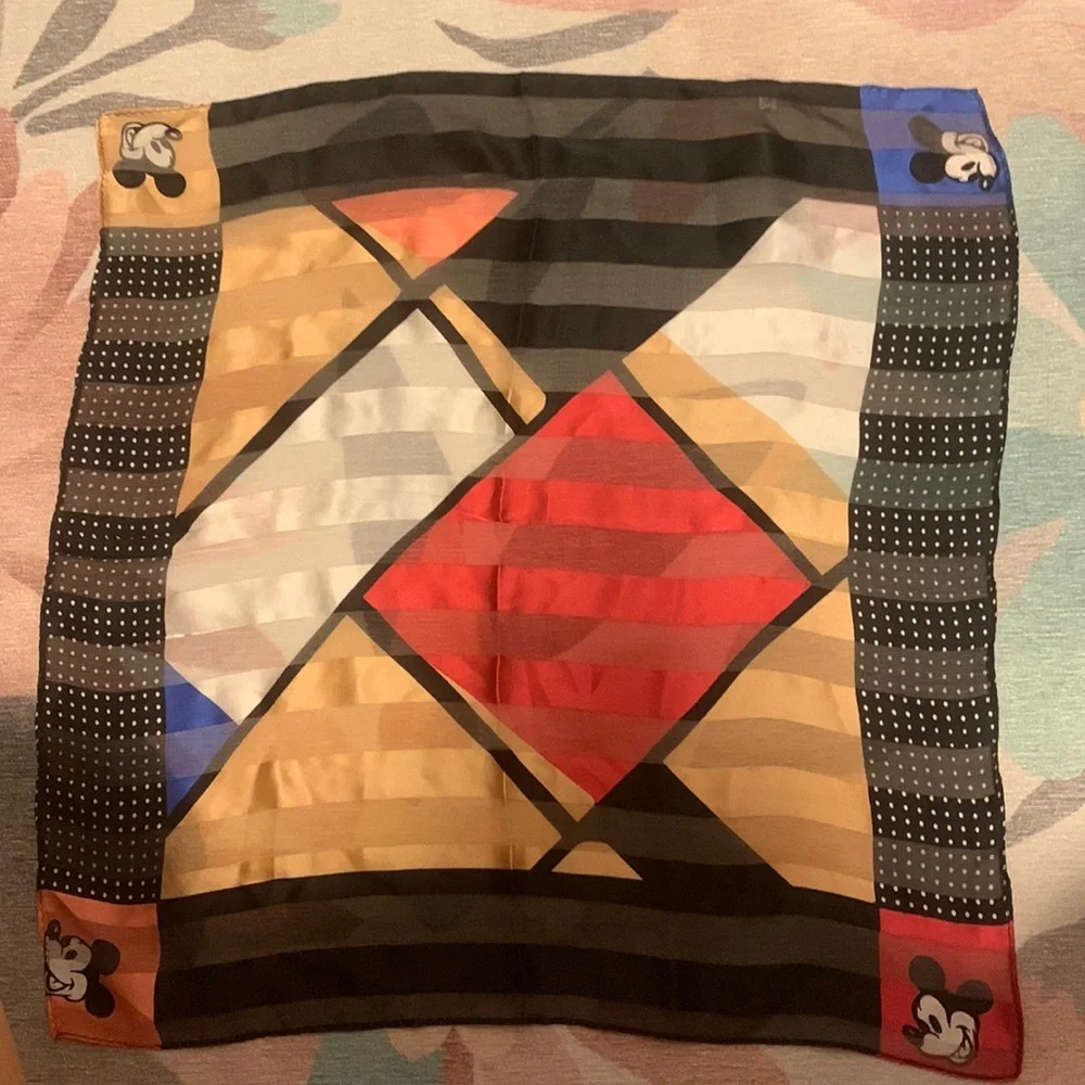 Disney silk scarf - Picture 1 of 3